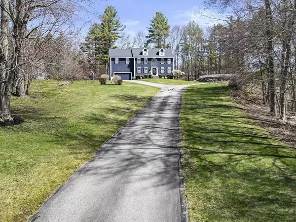 Westford, MA 01886,29 April Ln