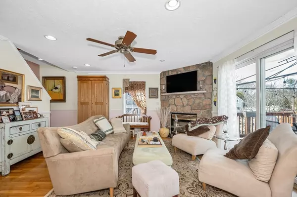Methuen, MA 01844,10 Bumpy Ln