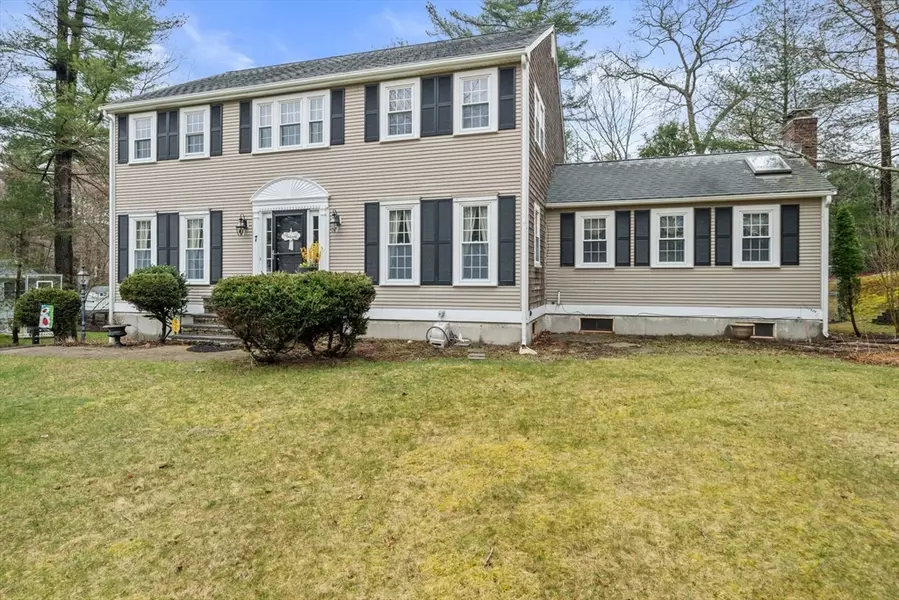 7 Clark Circle, Hanover, MA 02339