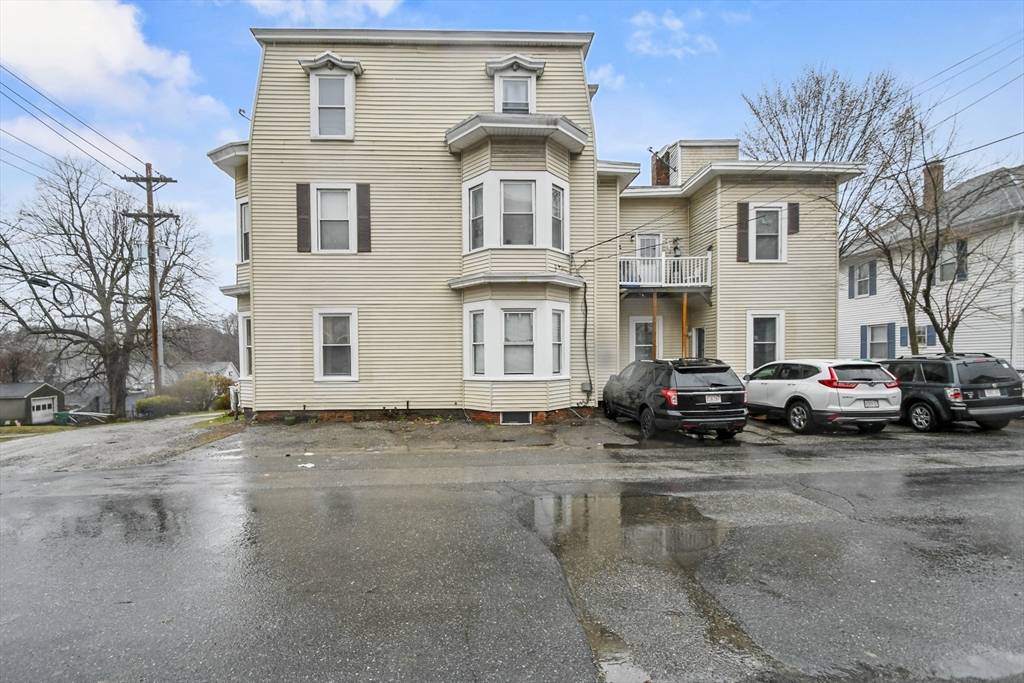 Clinton, MA 01510,96 Water Street