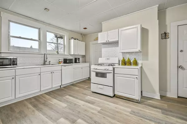 Clinton, MA 01510,96 Water Street