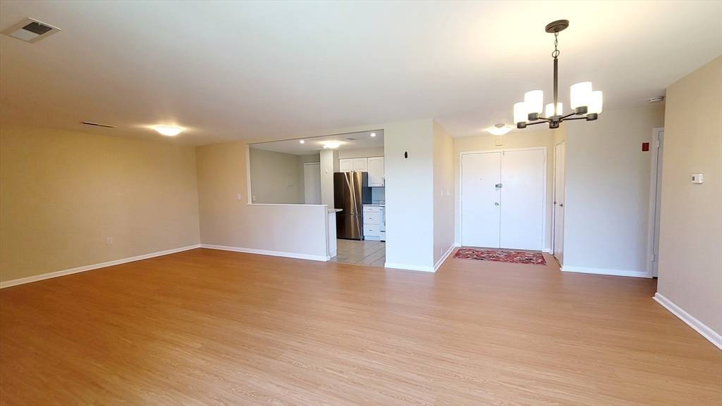 Swampscott, MA 01907,1002 Paradise Rd #PHJ