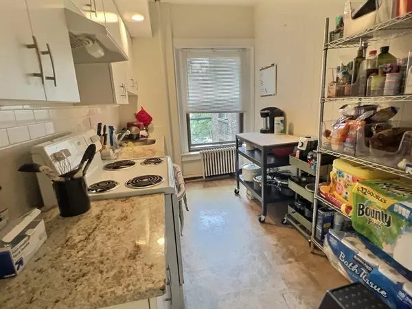 Brookline, MA 02446,1386 Beacon #9