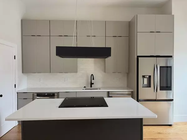 Medford, MA 02155,421 High St #101