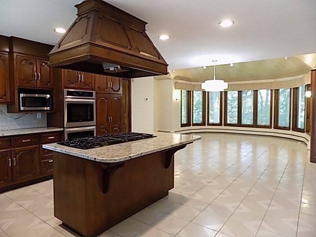 Winchester, MA 01890,5 Azalea Rd