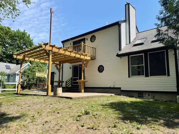 Weston, MA 02493,270 North Ave