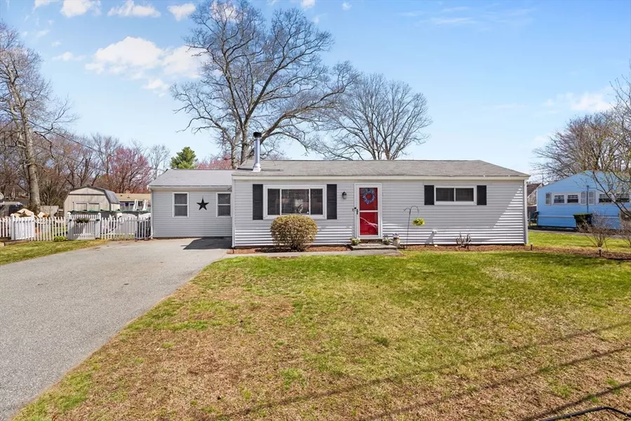 16 James St, Bellingham, MA 02019