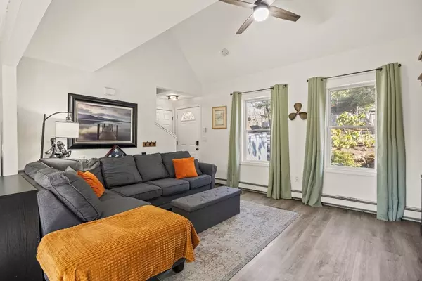 7 Santuit Pond Rd, Mashpee, MA 02649