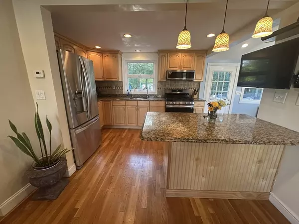 Wakefield, MA 01880,18 Walton Street