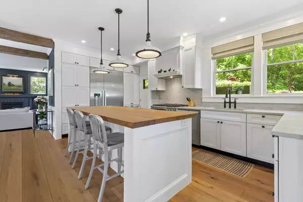 Provincetown, MA 02657,17 Point Street