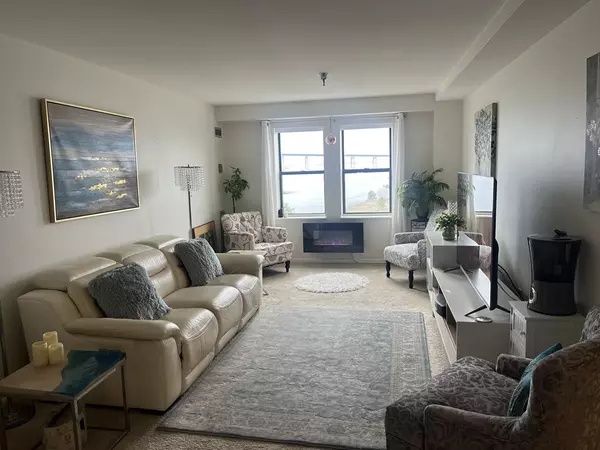 Fall River, MA 02720,750 Davol St #122