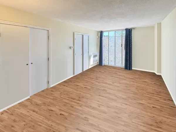 Brookline, MA 02445,33 Pond Ave #521