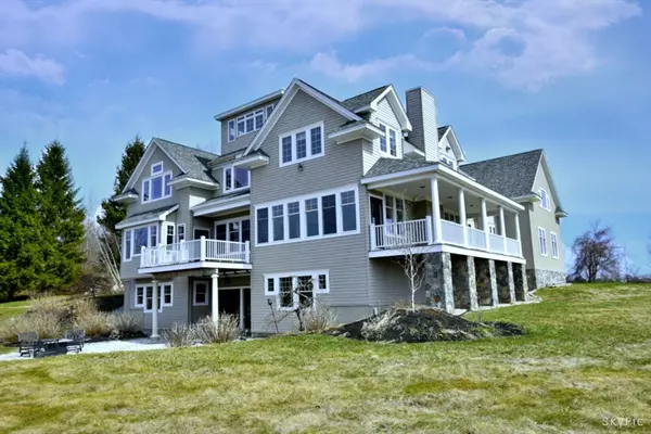 59 J Davis Rd, Charlton, MA 01507