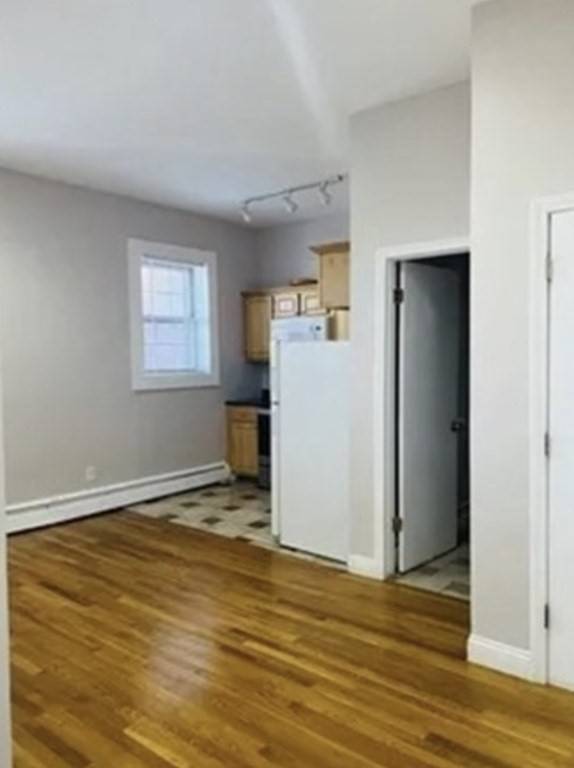 Chelsea, MA 02150,220 Broadway #4
