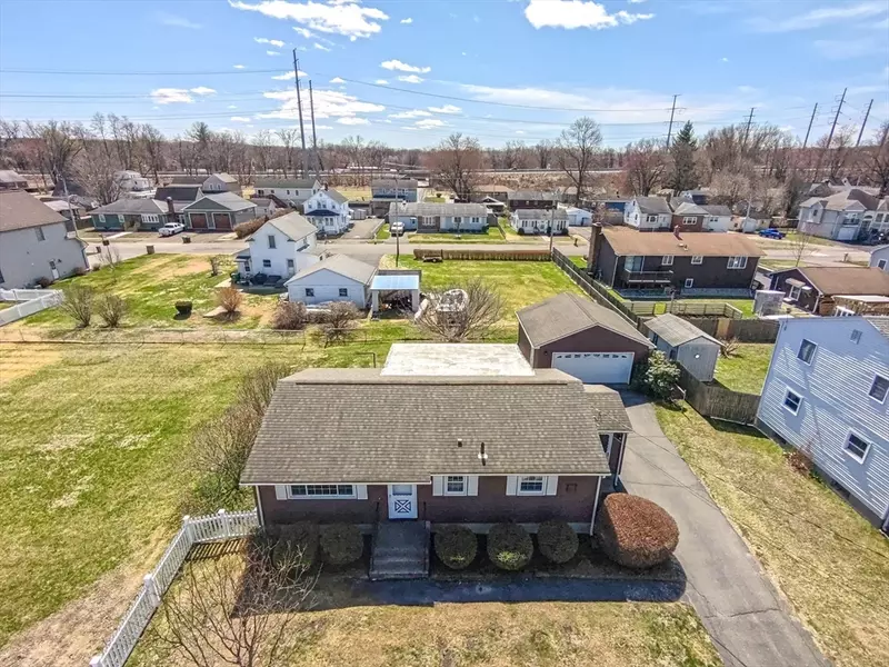 39 Polaski Ave, Chicopee, MA 01013