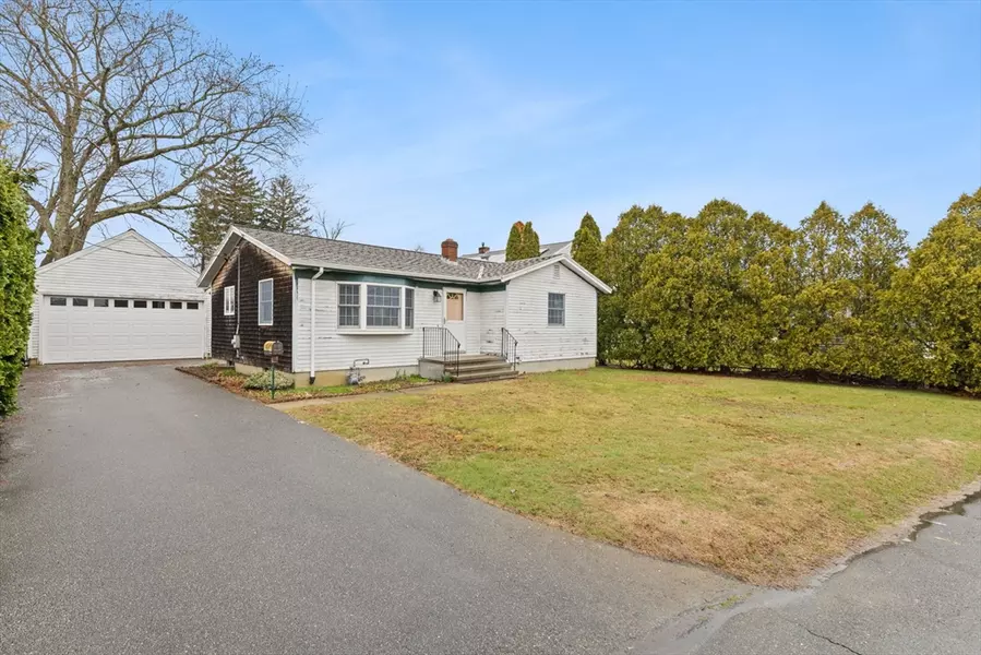 33 Morris St, New Bedford, MA 02745