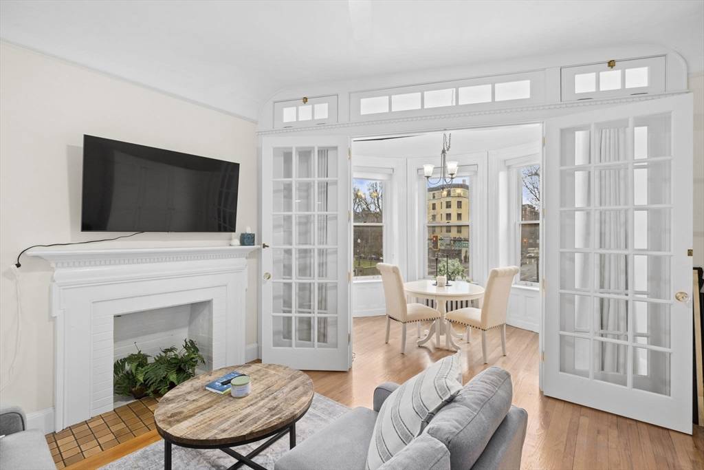 Boston, MA 02115,362 Commonwealth Ave #2H