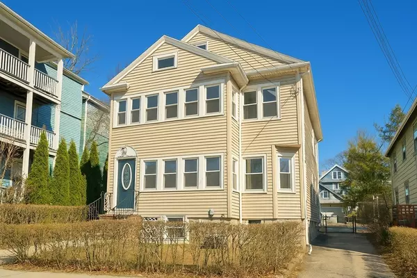108-110 Grozier Road, Cambridge, MA 02138