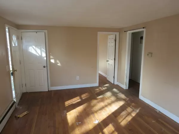 Yarmouth, MA 02664,116 N Main St