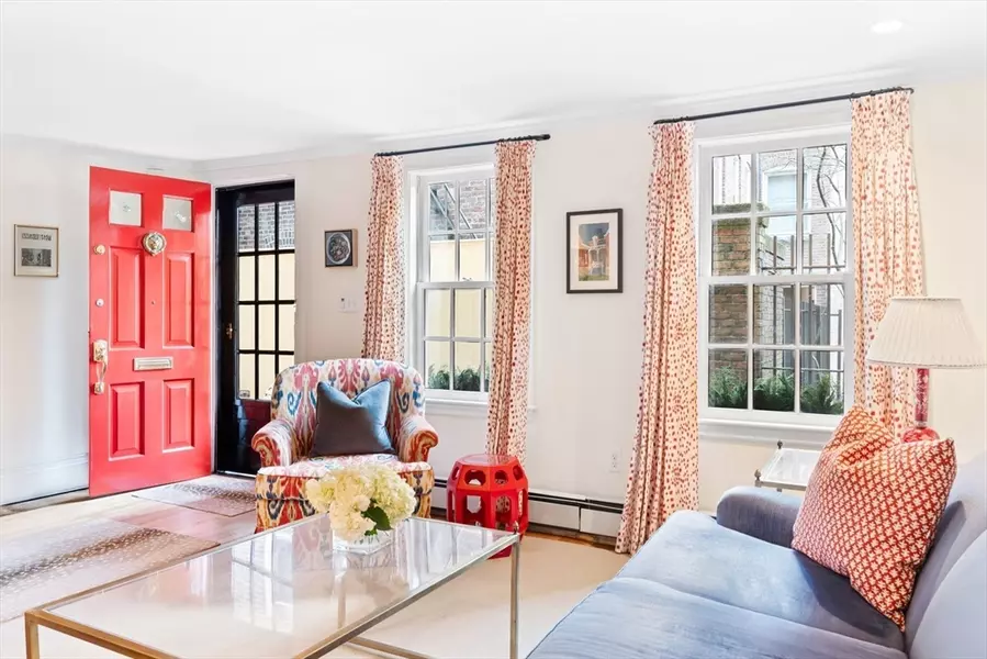 7A Smith Court, Boston, MA 02114