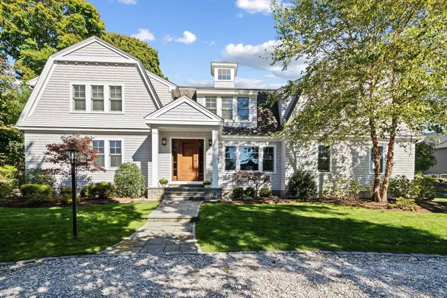 14 Cedar St, Duxbury, MA 02332