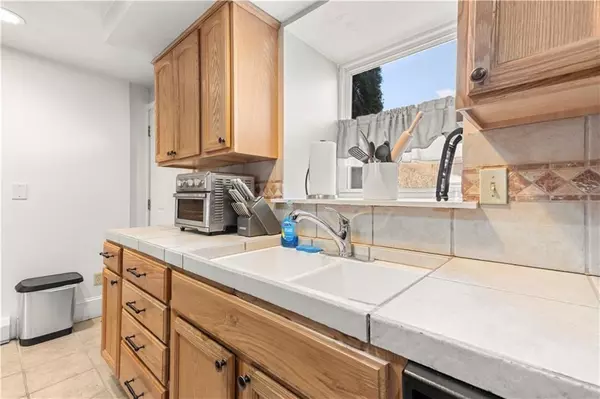 Smithfield, RI 02917,25 Stillwater Rd #2