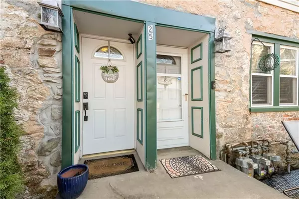 Smithfield, RI 02917,25 Stillwater Rd #2