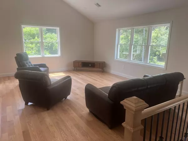Dudley, MA 01571,2 W Dudley Rd