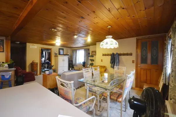 Oxford, MA 01540,14 Bartlett St