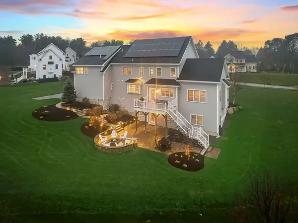Holliston, MA 01746,11 Summit Pointe Dr
