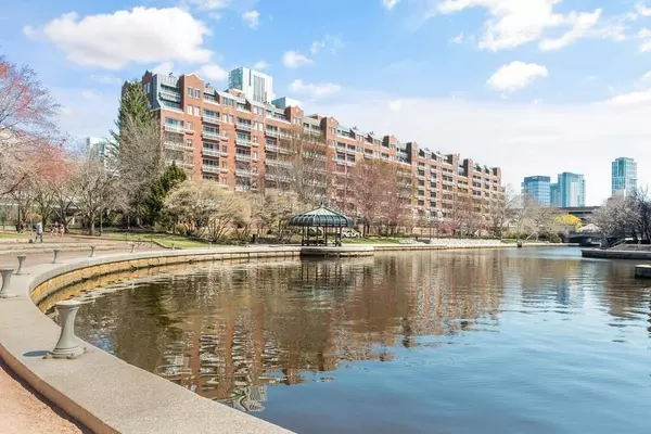 Cambridge, MA 02141,6 Canal Park #405