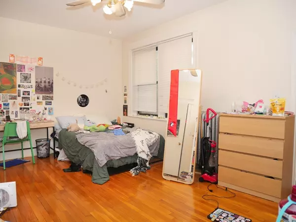 Brookline, MA 02446,1482 Beacon #24