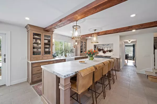 Norwell, MA 02061,242 Pleasant Street