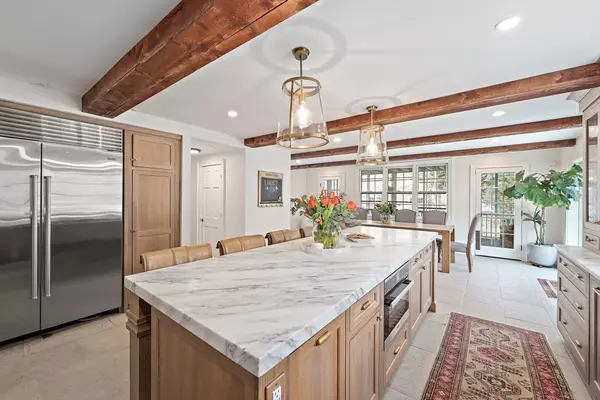 Norwell, MA 02061,242 Pleasant Street