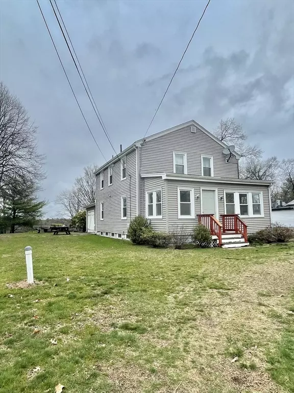 Wrentham, MA 02093,293 Shears St