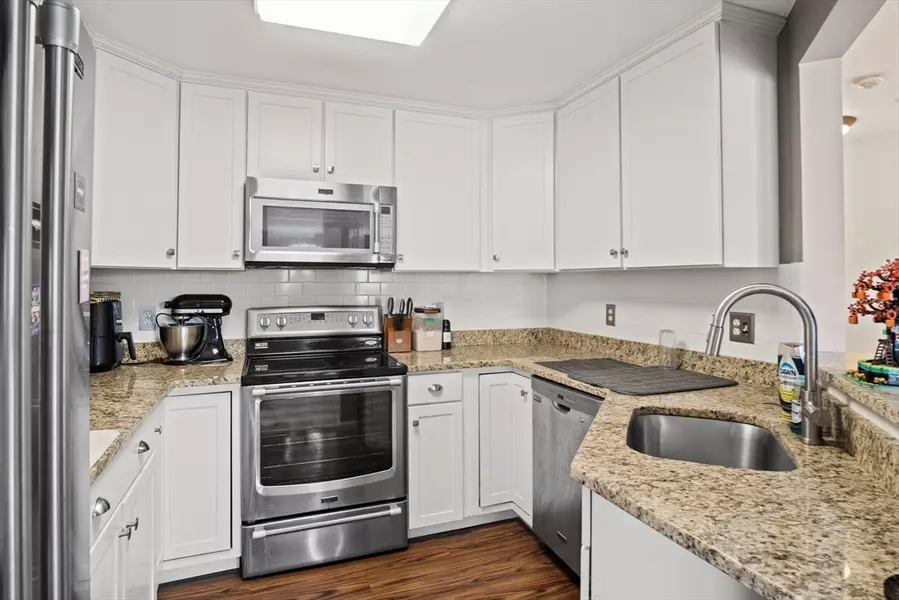 1 Riverview Blvd #8-207, Methuen, MA 01844