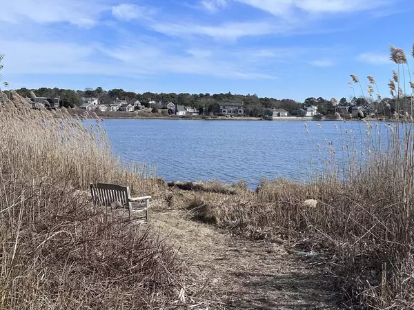 Chatham, MA 02633,155 Cranberry Ln