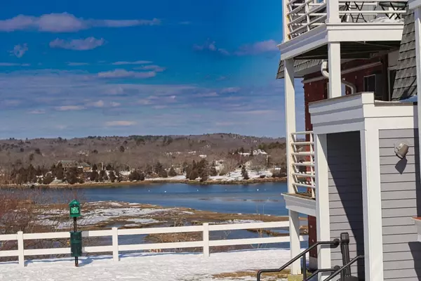 Gloucester, MA 01930,145 Essex Ave, #503