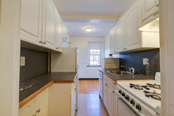 Cambridge, MA 02140,3 Arlington Street #52