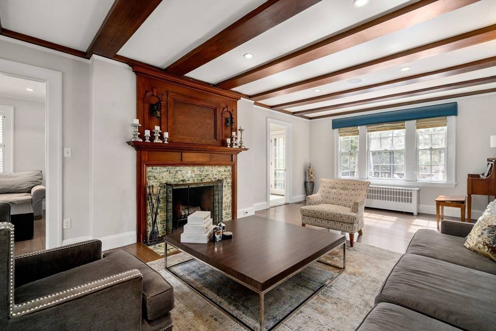 Newton, MA 02465,185 Valentine St