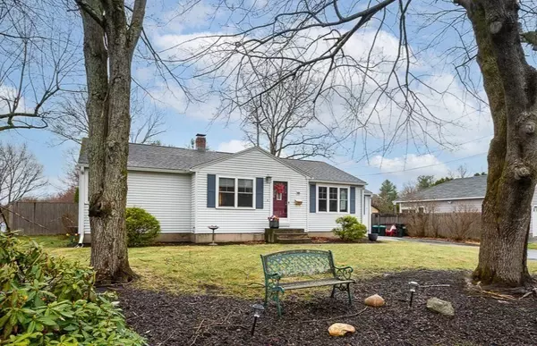 Oxford, MA 01540,10 Locust St