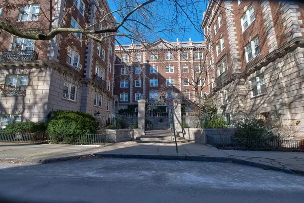 Cambridge, MA 02140,7 Arlington Street #57