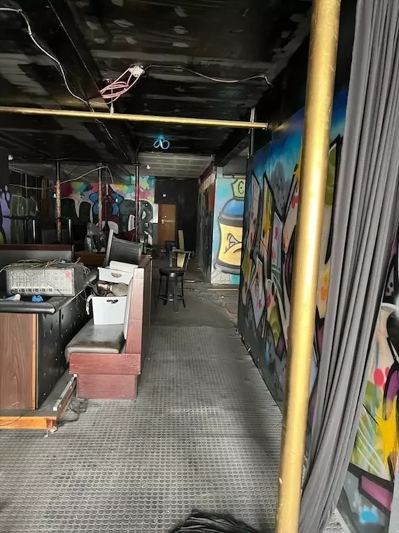 Tiverton, RI 02878,5-7 Main Rd