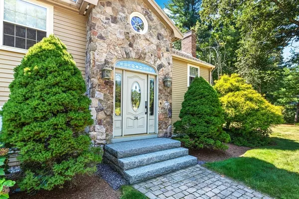 North Reading, MA 01864,24 Hickory Ln