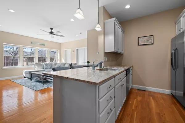 Stoneham, MA 02180,195 Collincote St #106