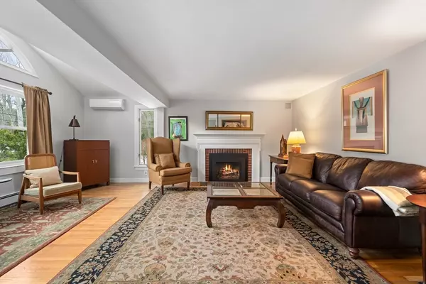 Wayland, MA 01778,2 Goodman Lane