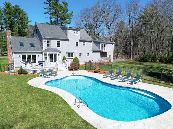 Foxboro, MA 02035,9 Windsor Dr
