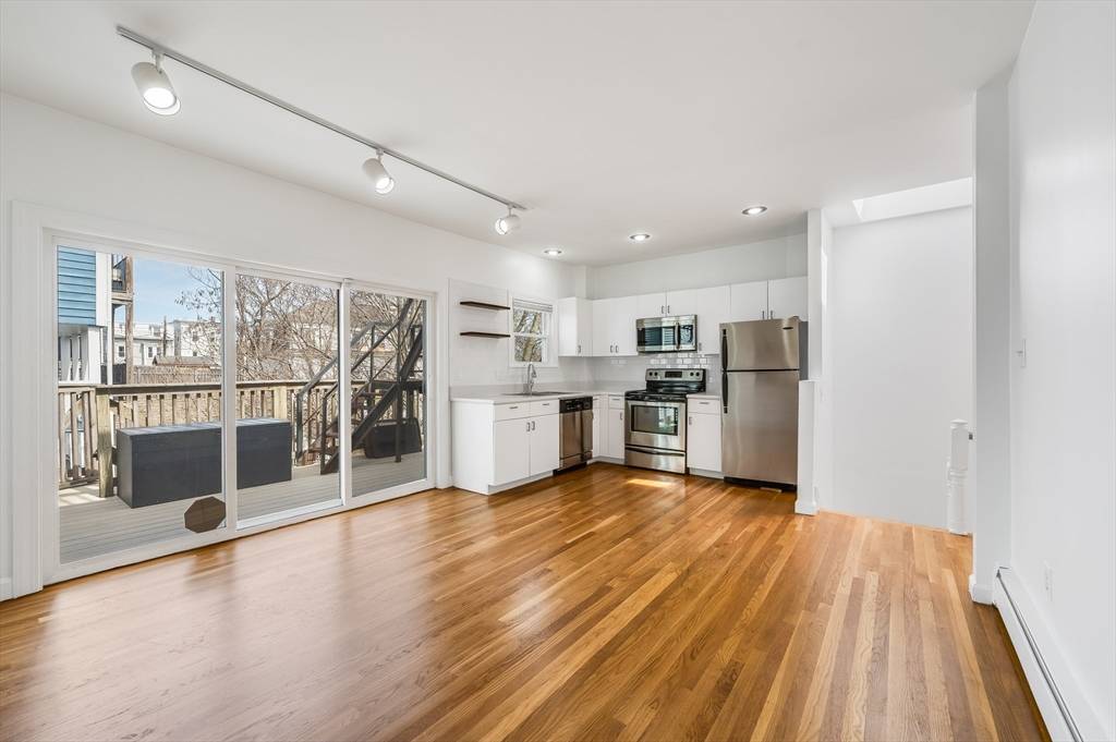 Boston, MA 02127,402 East 7th Street #3