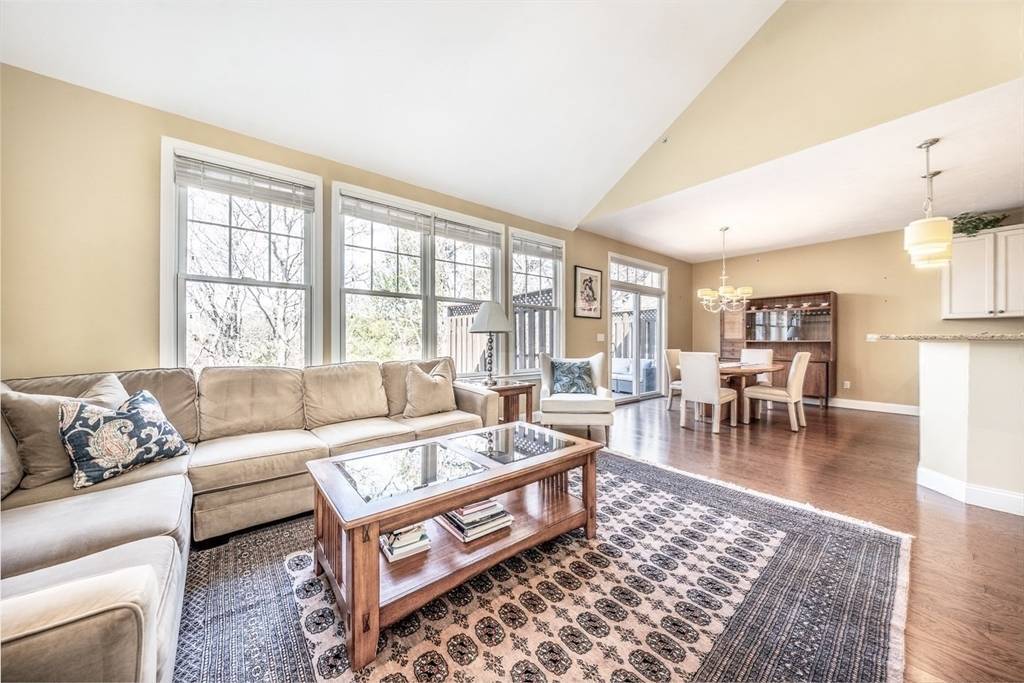 Mashpee, MA 02649,7 Sea Spray Ave #555