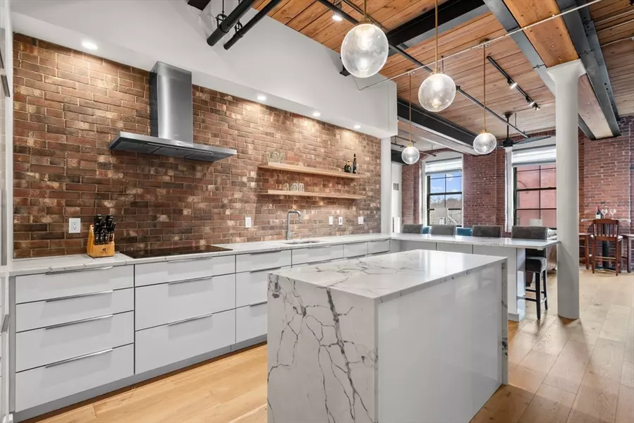 1245 Adams St #B409, Boston, MA 02124